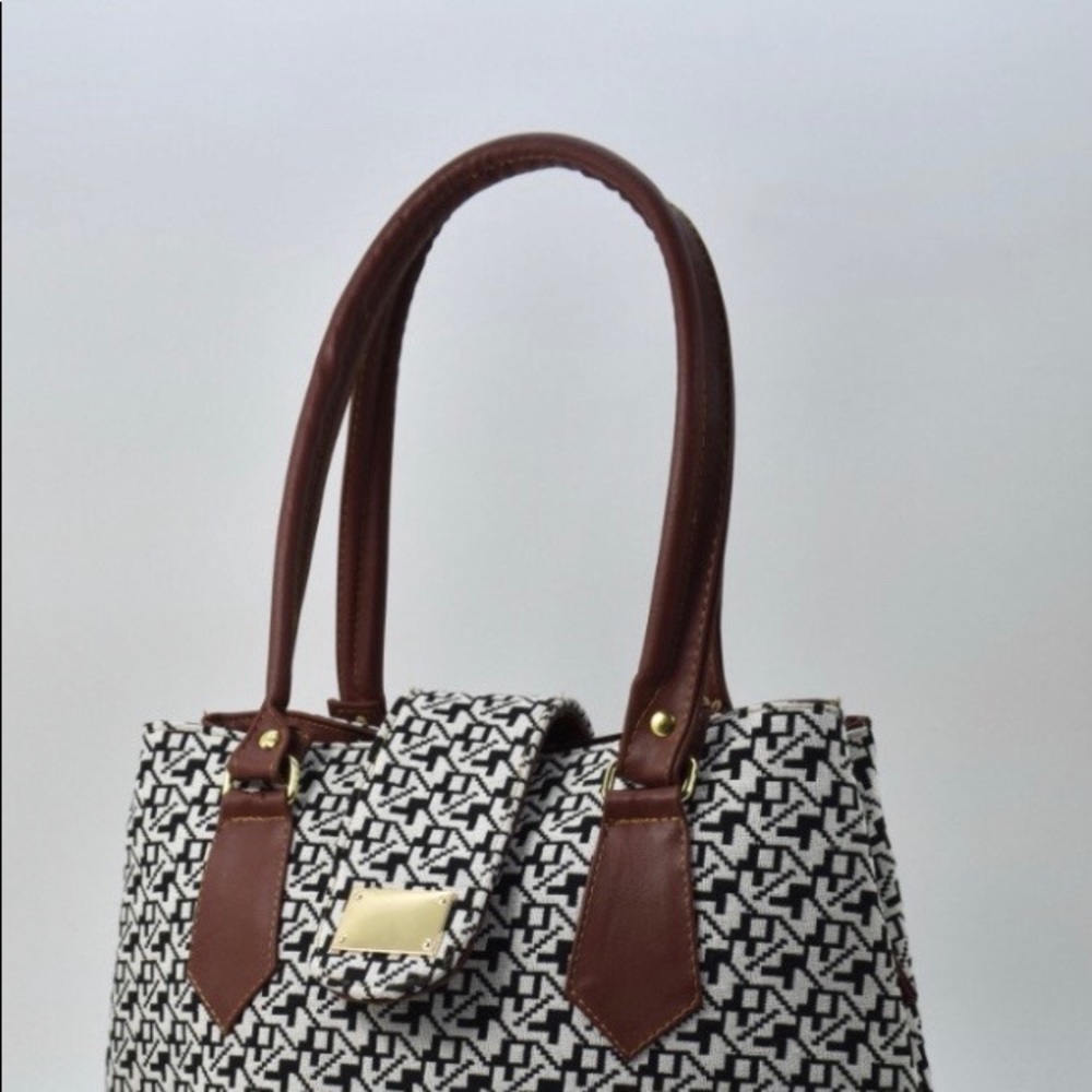 Handbag - Picture 8 of 9